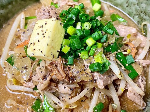 賄い♪魚介豚骨焦がし味噌バター沖縄そば